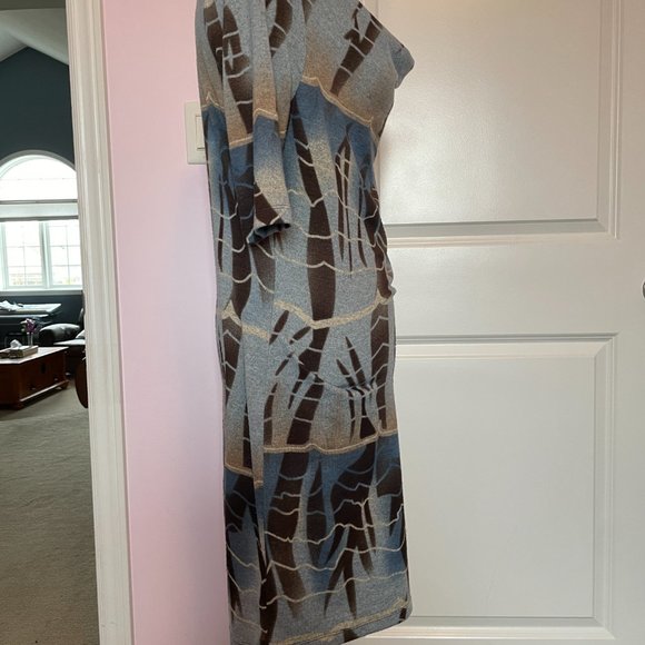 Dress designed by Point Zero - Picture 4 of 5